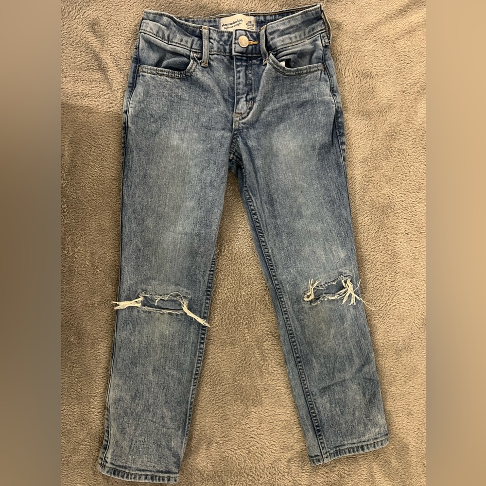 A&F Girls High Rise 90s straight jeans, size 7/8 A&F